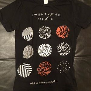 Twenty one pilots shirt